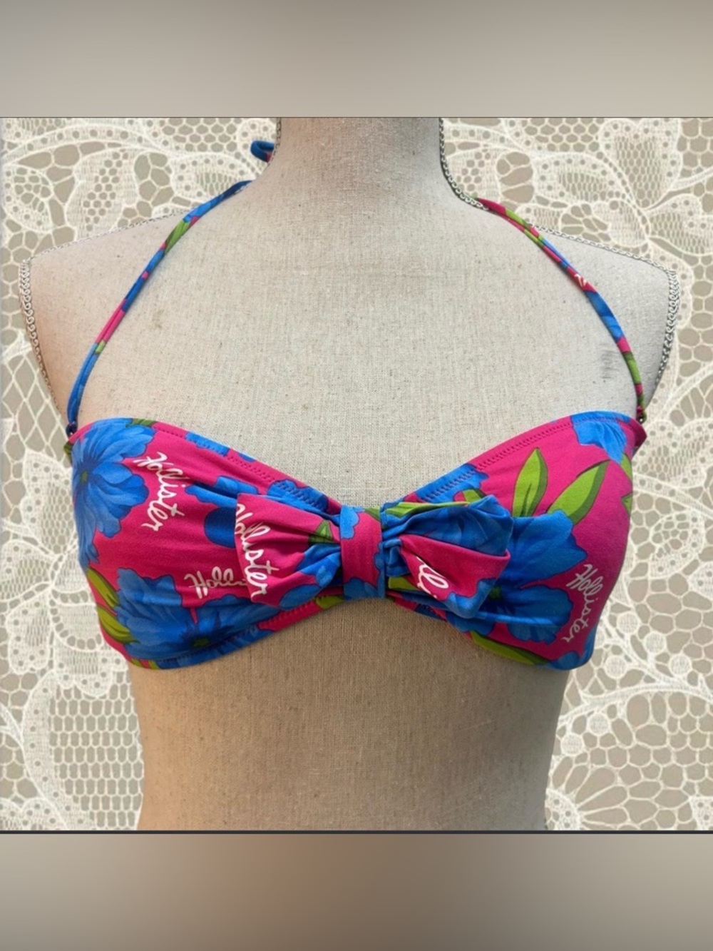 Stunning 2000s Hollister Pink Floral Bow Bandeau Bikini Top with Blue Flowers !!